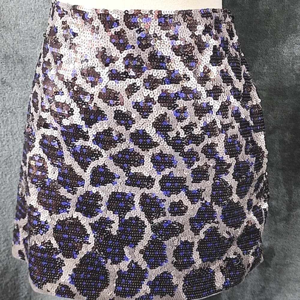 Express Sequin Mini Skirt. Grey, Blue, Silver Sequins. New With Tags. Size M